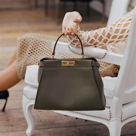 borsa peekaboo fendi donna|fendi peekaboo leather bag.